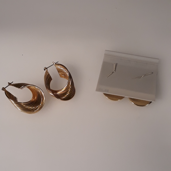 👛2/$20👛2 Pairs Large Goldtone Hoop Earrings - Picture 5 of 8